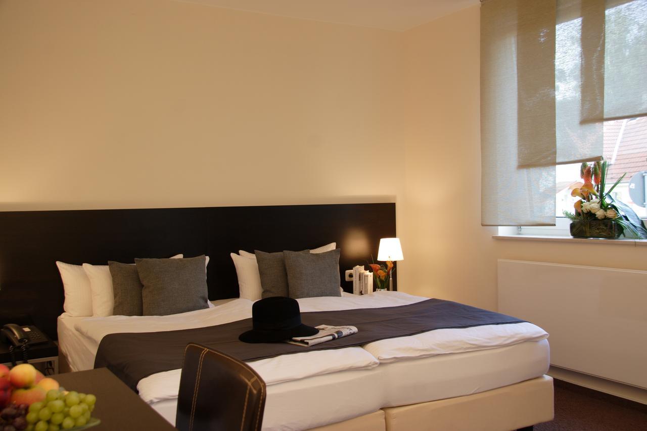 Hotel Bonjour Bad Soden am Taunus Extérieur photo