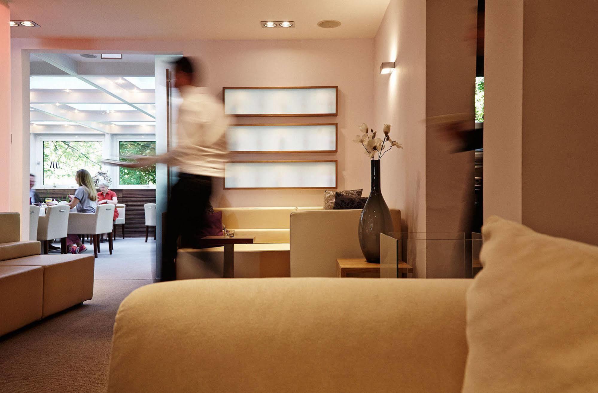 Hotel Bonjour Bad Soden am Taunus Extérieur photo